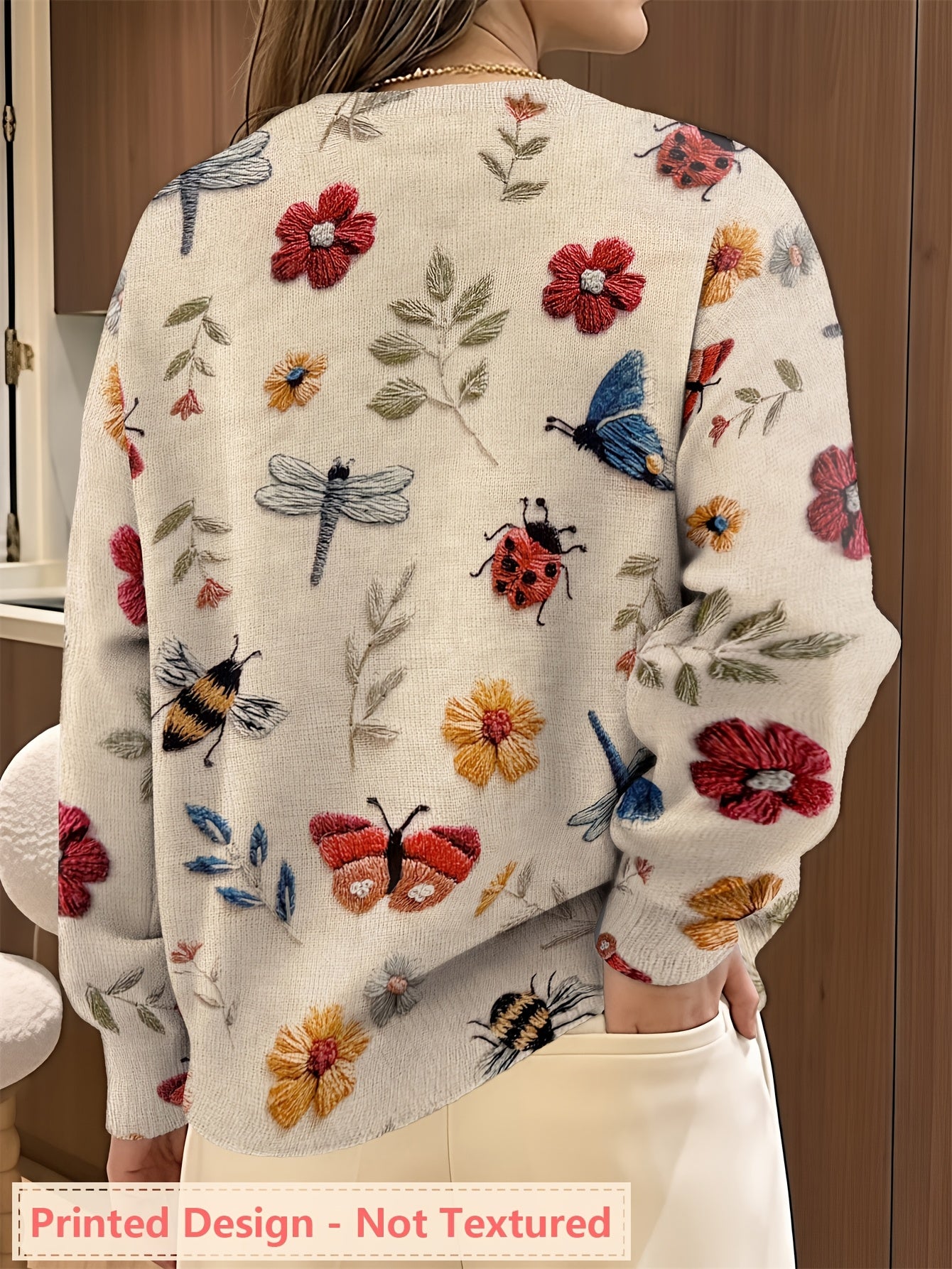 Lightweight Women'S Sweater with a Round Neck And Long Sleeves, Featuring an All-Over Insect Print Design