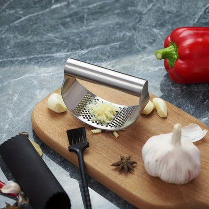 [Garlic Crusher] 1pc Stainless Steel Garlic Press - Manual Garlic Crusher with Ergonomic Handle, Durable Kitchen Tool for Crushing Garlic, No Electricity Needed, Easy to Clean, Perfect for Home Cooking, Garlic Crusher for Kitchen, Cooking Essentials, Slee