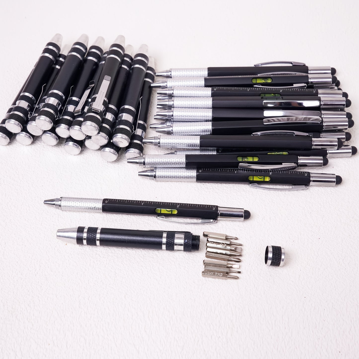 Black 14-in-1 Multifunctional Screwdriver Tool - Includes 1.0mm Ballpoint Pen, Ruler, Stylus, Level, Screwdriver, and Fountain Pen Tools, Men's Gift for Christmas, Home Repair Kit, Electronic Device Maintenance Tool, Birthday Present